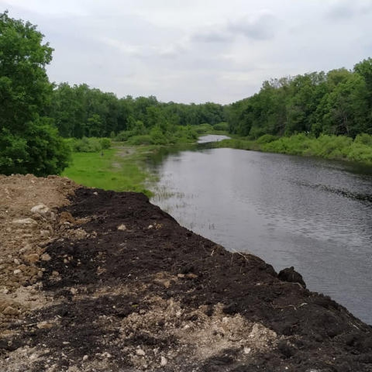 В Уфе для строительства газового пункта укрепляют берег озера Танагуш -  KP.RU