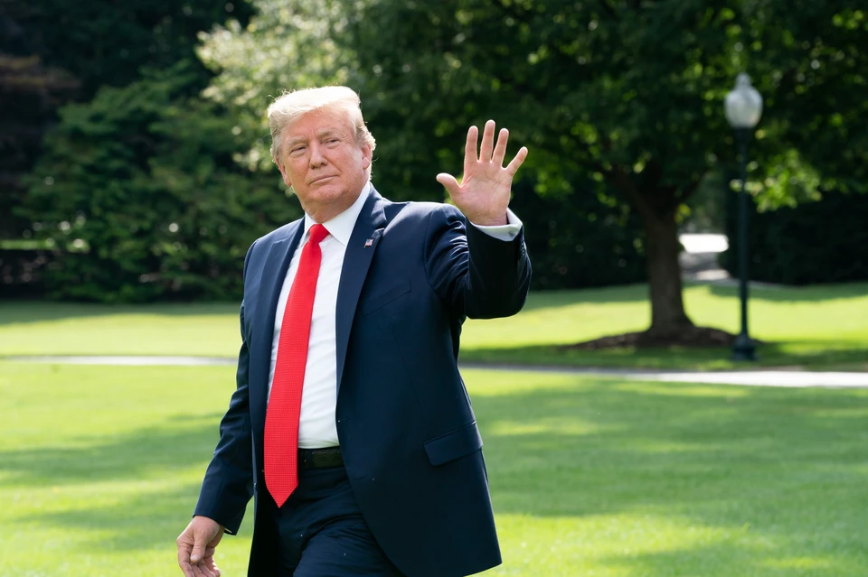 Трамп потребовал от Китая 10 триллионов долларов "репараций" за пандемию коронавируса.