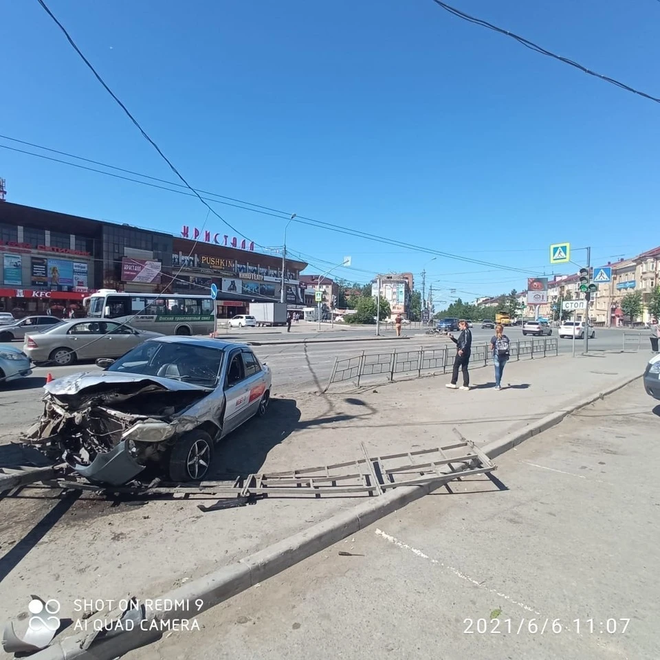 Водителю иномарки может грозить только административный штраф.