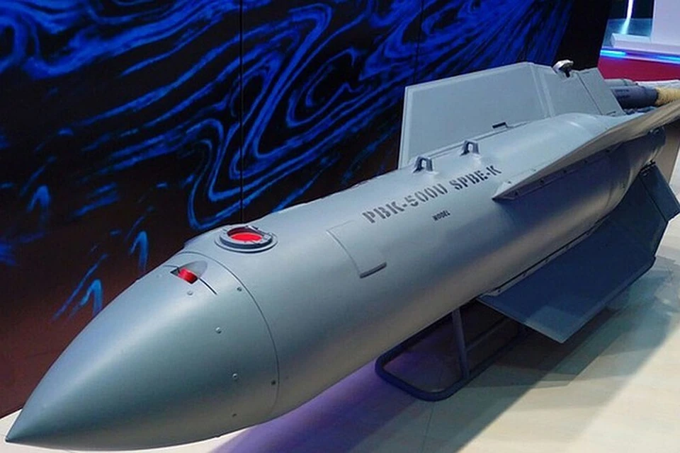 «ДРЕЛЬ» - планирующая кассетная авиабомба, которая начинает разбрасывать 15 самонаводящихся миниатюрных боеприпасов на высоте 250 метров