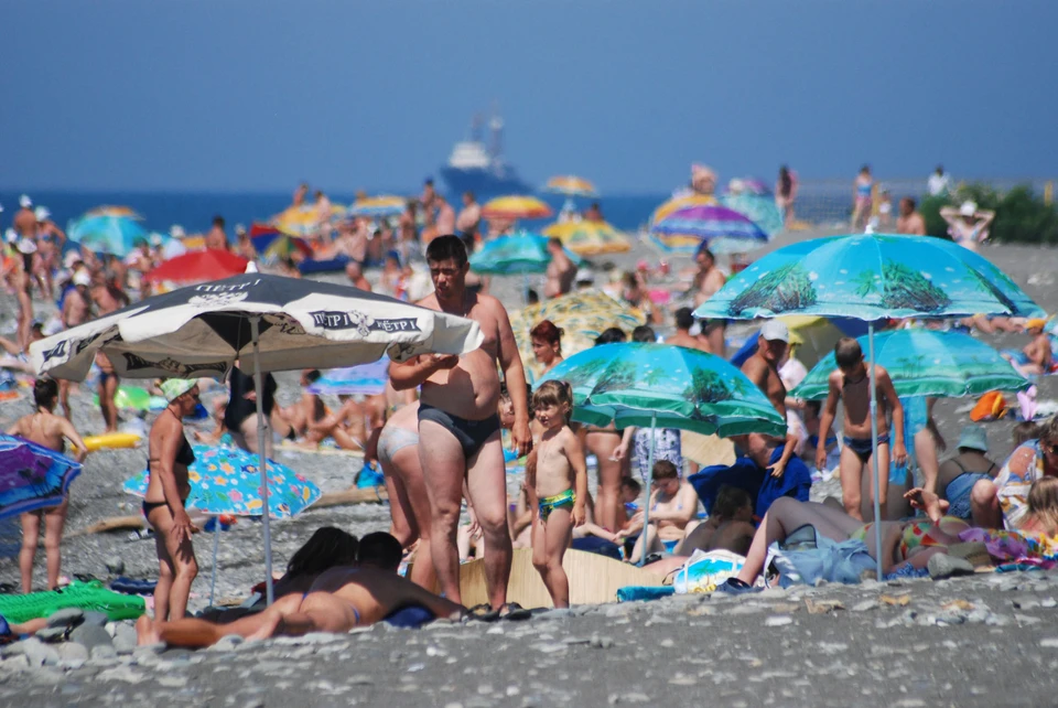 Пляжи курорта забиты туристами