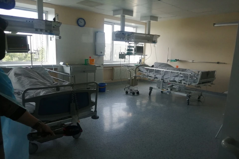 В настоящий момент в больнице находятся 17 человек, 10 из них — в реанимации.