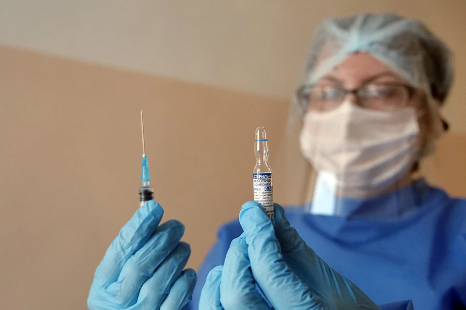 Главный санитарный врач Москвы подписал указ об обязательной вакцинации 60% москвичей, работающих в сфере услуг