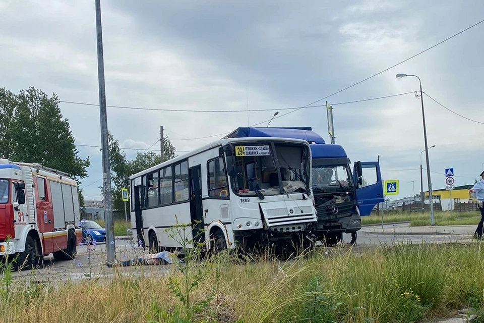 Автобусы славянка пушкин. Авария в Пушкине вчера.