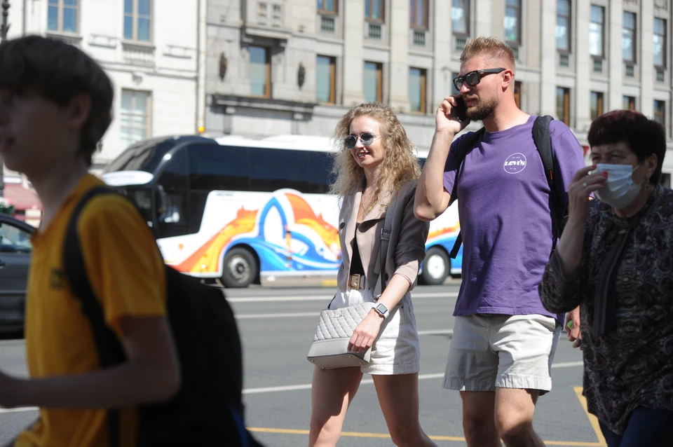 Ситуация с коронавирусом в Санкт-Петербурге становится все более напряженной: заболеваемость растет с каждым днем.