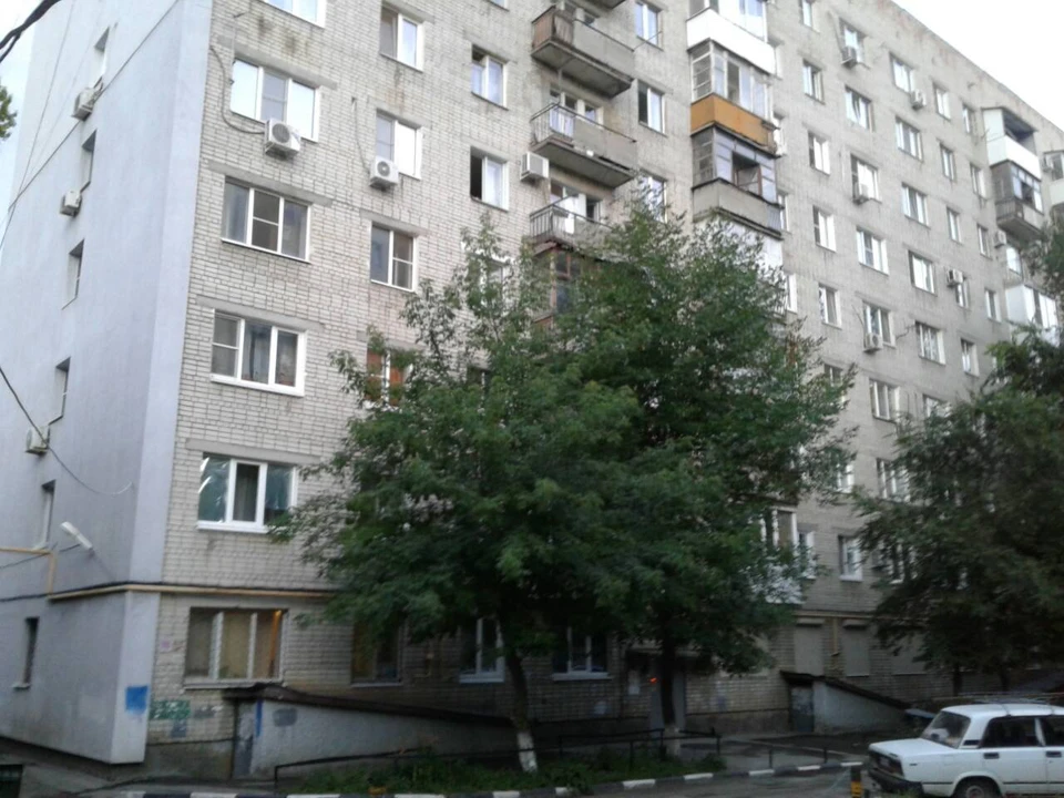 Мальчик упал из окна на втором этаже