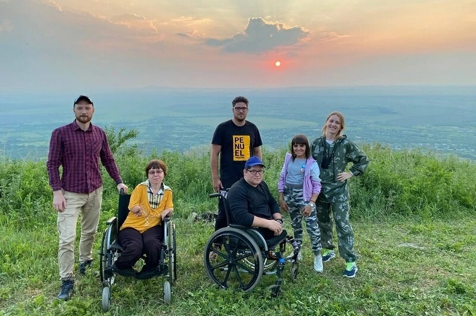 Инвалиды-колясочники из ЕАО смогли покорить Лазаревскую гору Фото: правительство ЕАО