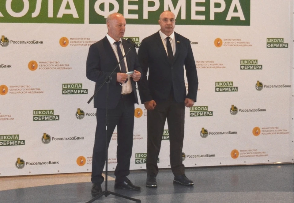 Владимир Масалов (справа) утвержден в должности ректора ОрелГАУ