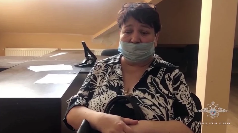 Вакцину администратор выливала в раковину.