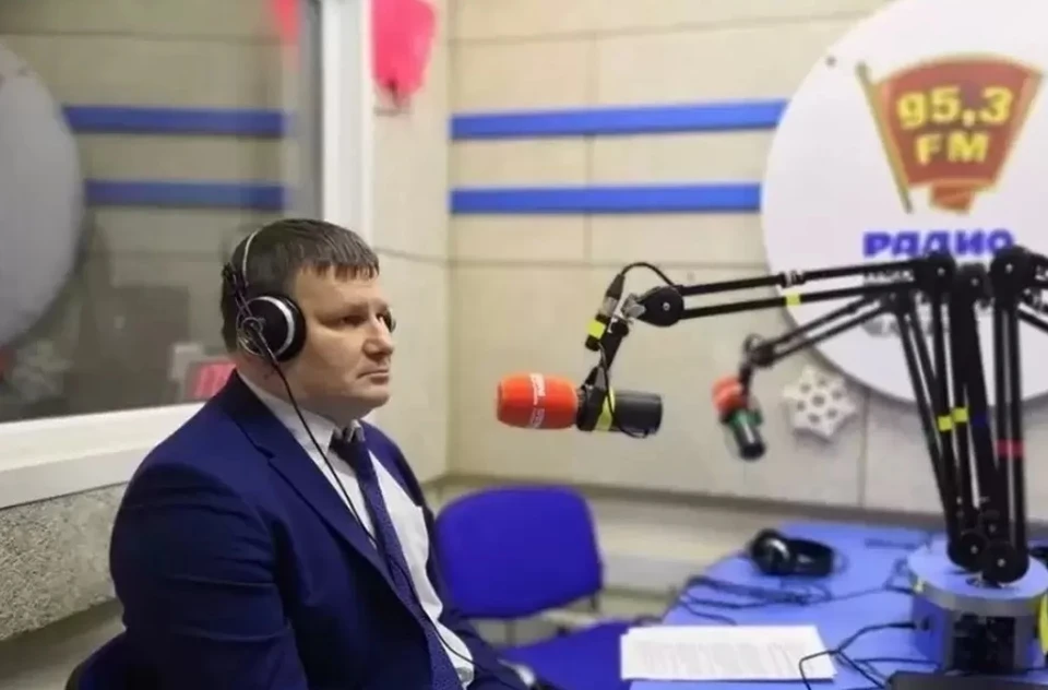 Дмитрий Федечкин в студии радио "Комсомольская правда" (95,3 FM в Челябинске)