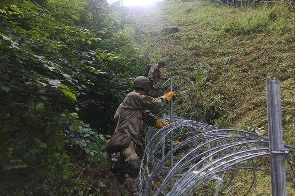 Литва начала строить забор на границе с Беларусью. Фото: lrt.lt
