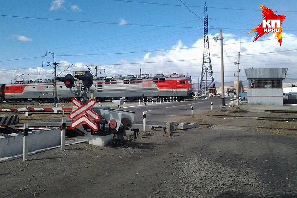 На Брянск-Льговской дистанции путей 15 и 16 июля перекроют железнодорожный переезд400 км пк 3 станции Синезерки.