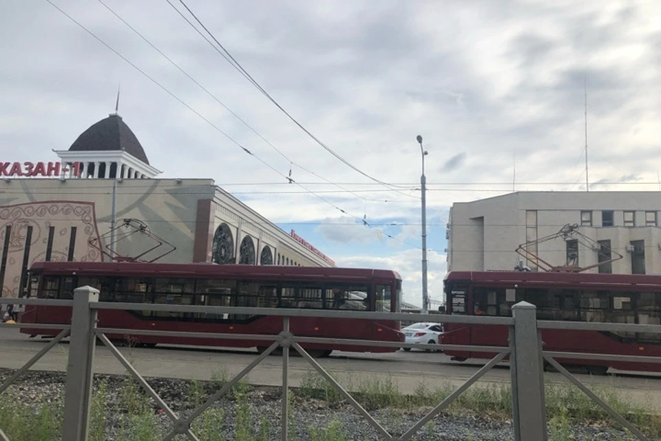 Движение трамваев в Казани остановлено из-за подтопления улиц города
