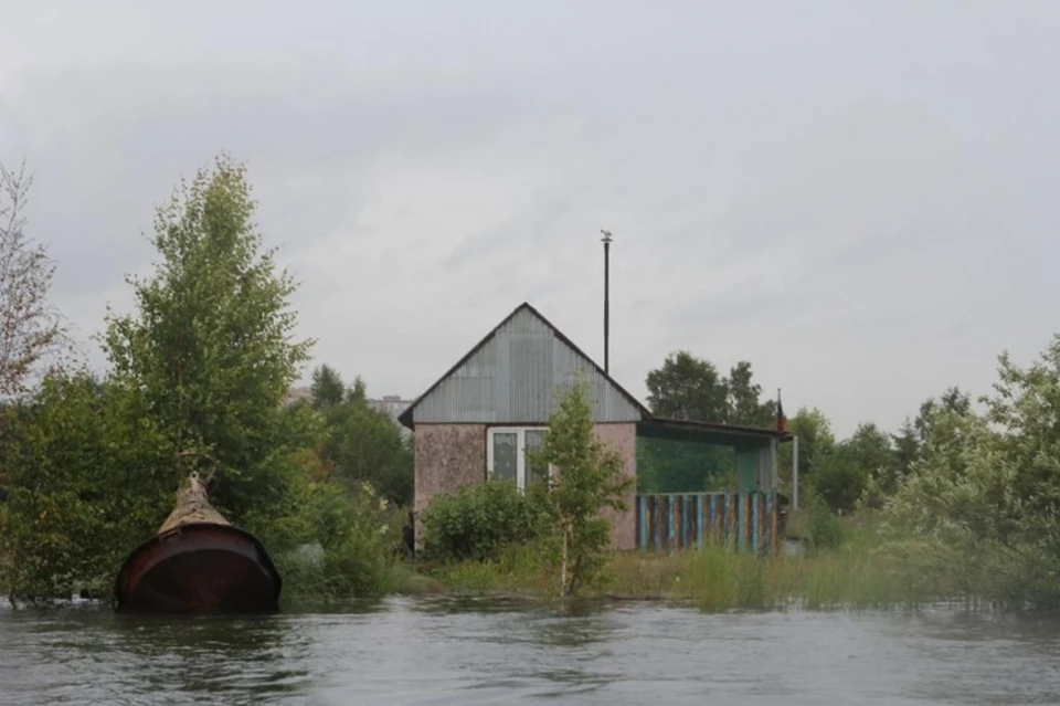 6 домов и 11 участков подтоплено на острове Елизовский в Иркутске