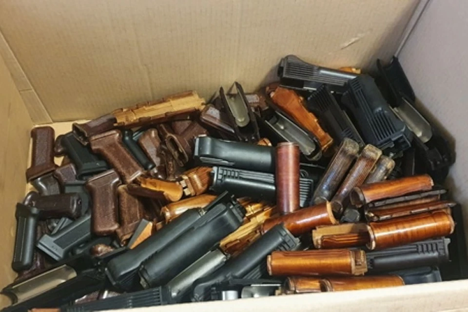 При обыске нашли 587 единиц военной продукции. Фото: пресс-служба Южной оперативной таможни