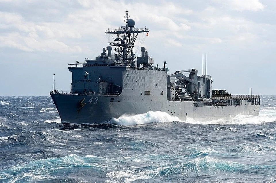 ВМС США впервые взяли на службу женщину Фото: Twitter Шестого флота ВМС США