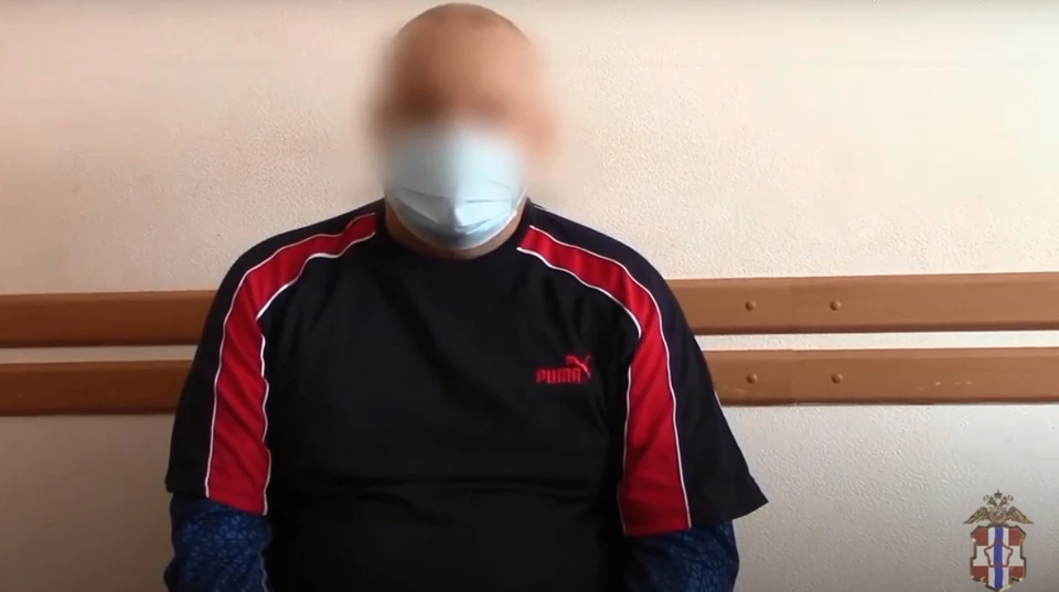 Задержанный сообщил, что готов отправиться в колонию. Фото: скриншот видео (УМВД России по Омской области)