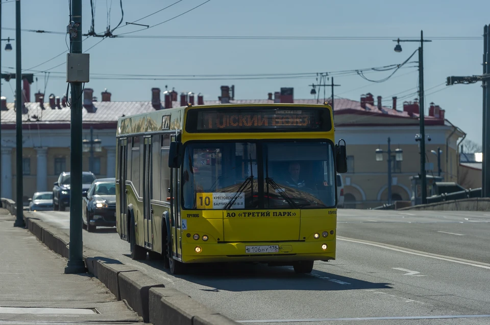 Из-за репетиция парада ВМФ в Петербрге изменится движение общественного транспорта 18 июля