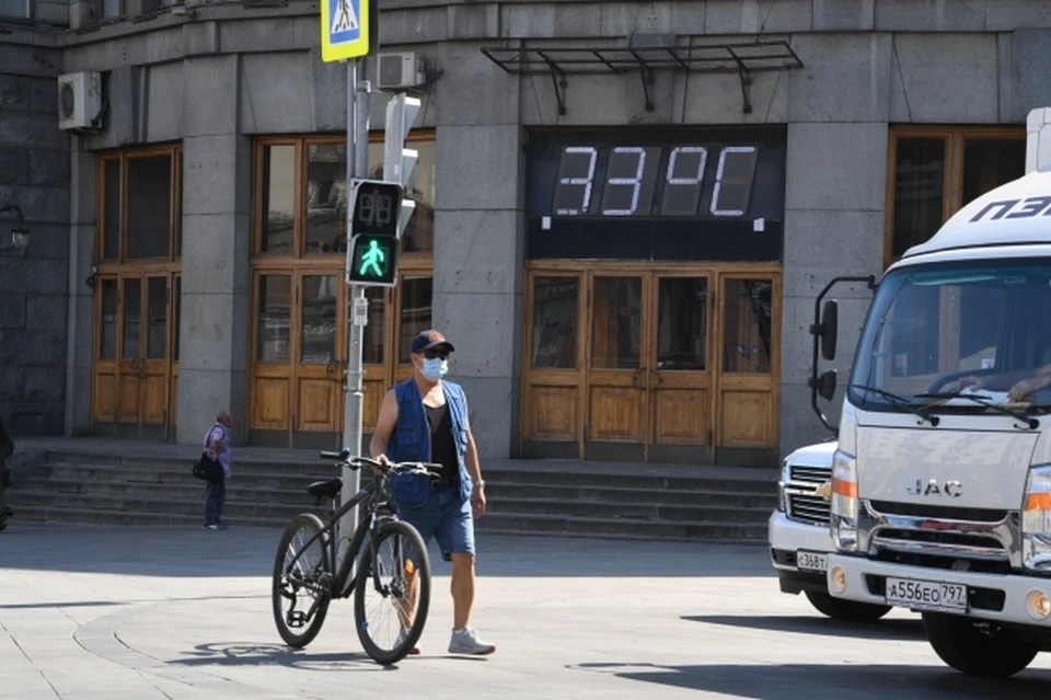 Жителей Москвы предупредили о солнечной, сухой погоде 18 июля 2021 года