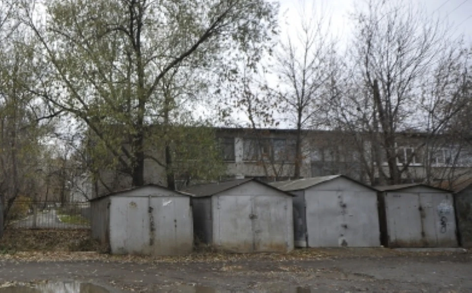 Демонтировать пришлось сразу несколько объектов