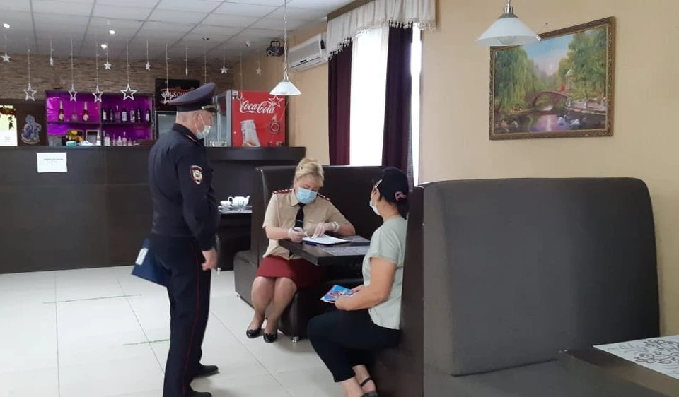 Югорский общепит проверяют на наличие антисептиков, масок и перчаток Фото: Администрация Югорска