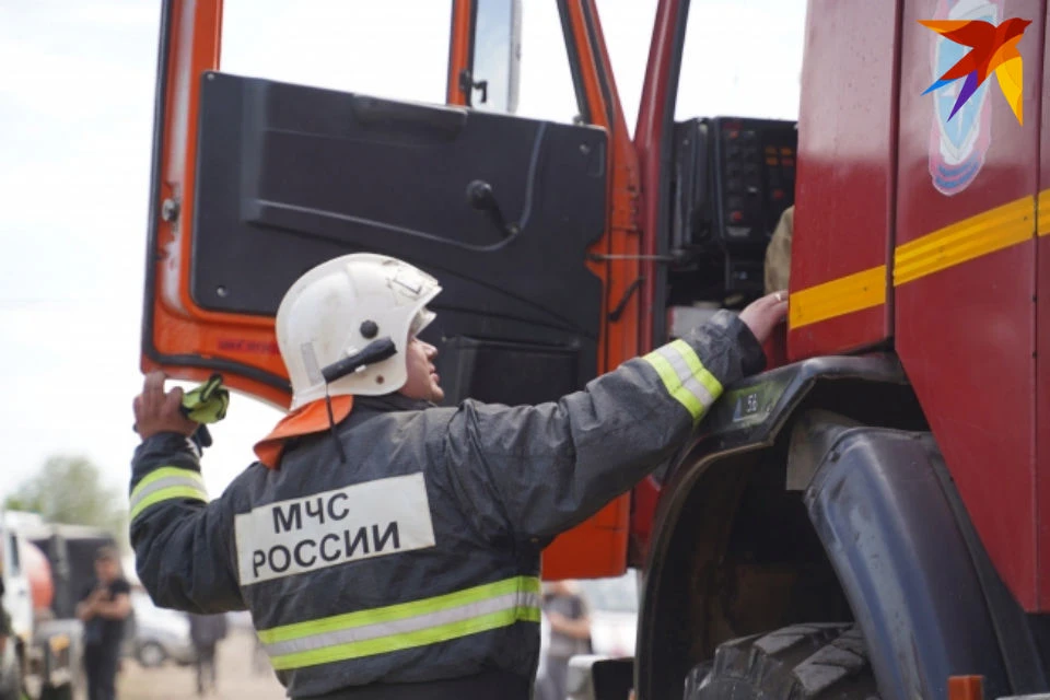 Причина пожара устанавливается.