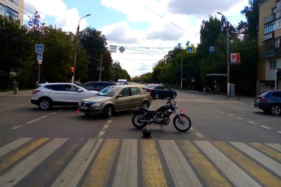 На месте столкновения Логана и Ямахи. Фото: УГИБДД по Тверской области.