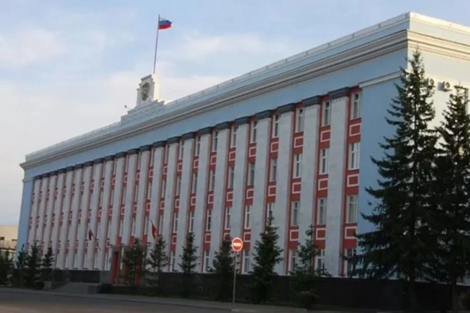Указ о присвоении званий подписал глава правительства региона Виктор Томенко.