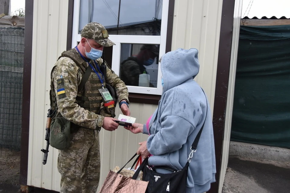 Украинским пограничникам еще нужно доказать, что вы едете в незалежную по причинам гуманитарного характера. Фото: ГПСУ