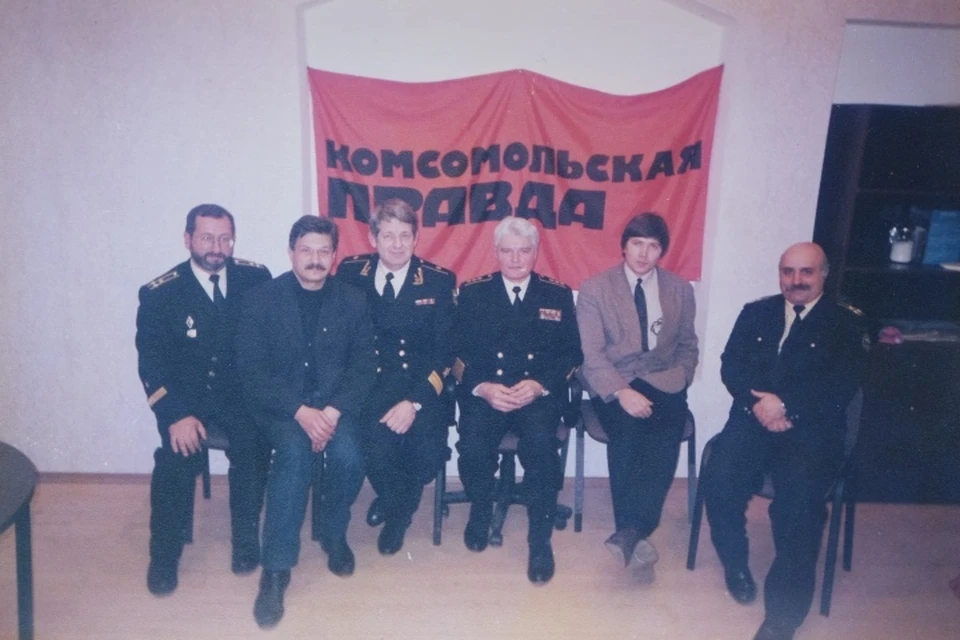 Первая прямая линия в калининградской "Комсомолке" - с командующим Балтфлотом Владимиром Егоровым.