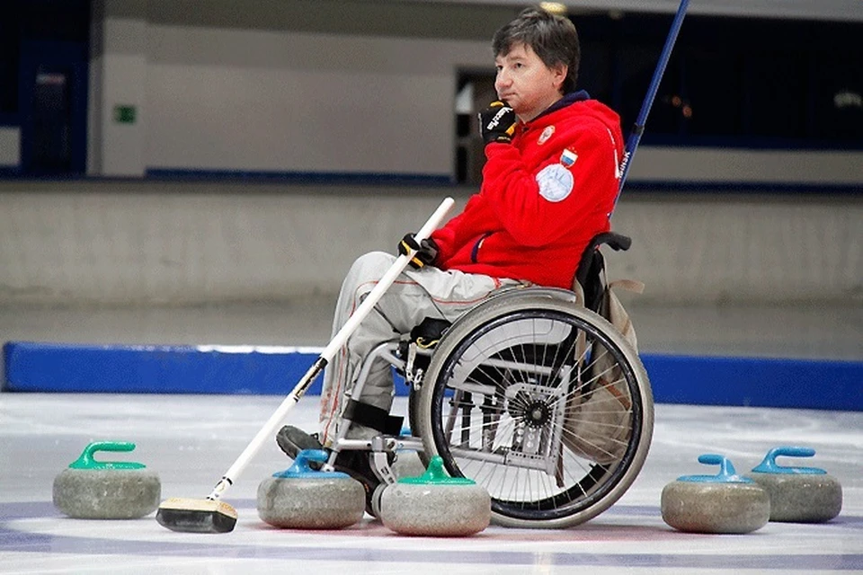 Марат Романов прикован к инвалидной коляске с 1996 года