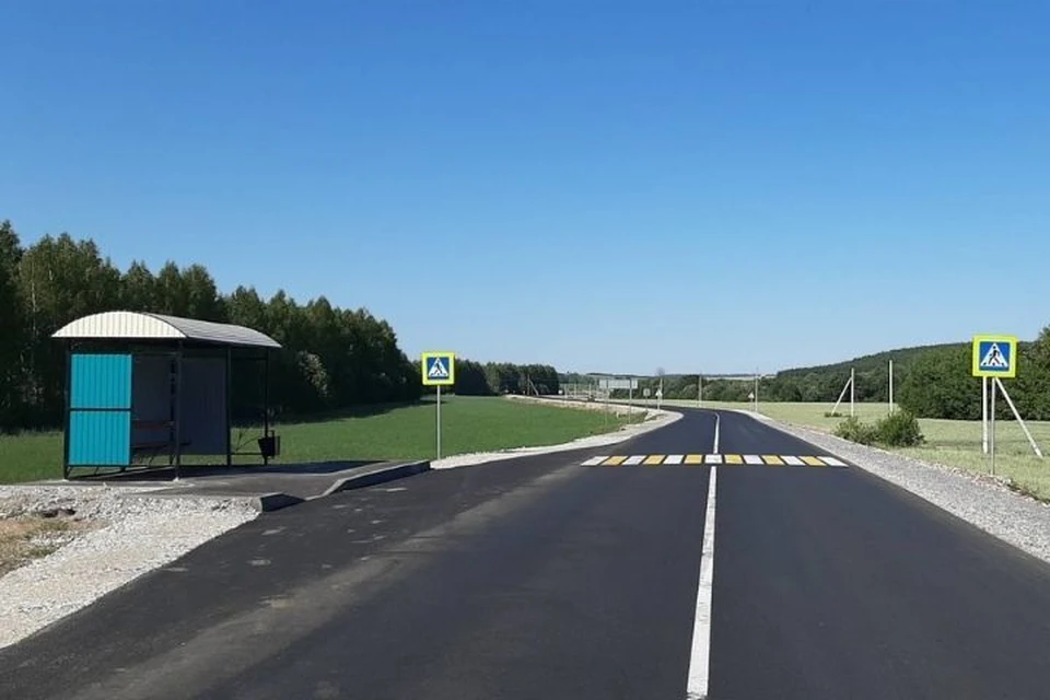 Также в рамках проведенных работ отремонтирована автобусная остановка и установлен новый автопавильон. Фото: mindortrans.tatarstan.ru