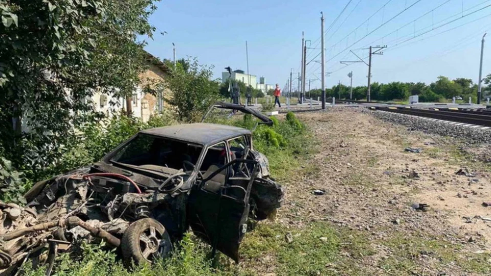 От автомобиля осталась груда металла. Фото: МВД Крыма