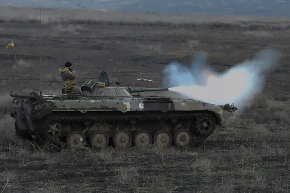Украинские военные при стрельбе не соблюдали меры безопасности. Фото: Пресс-центр штаба ООС