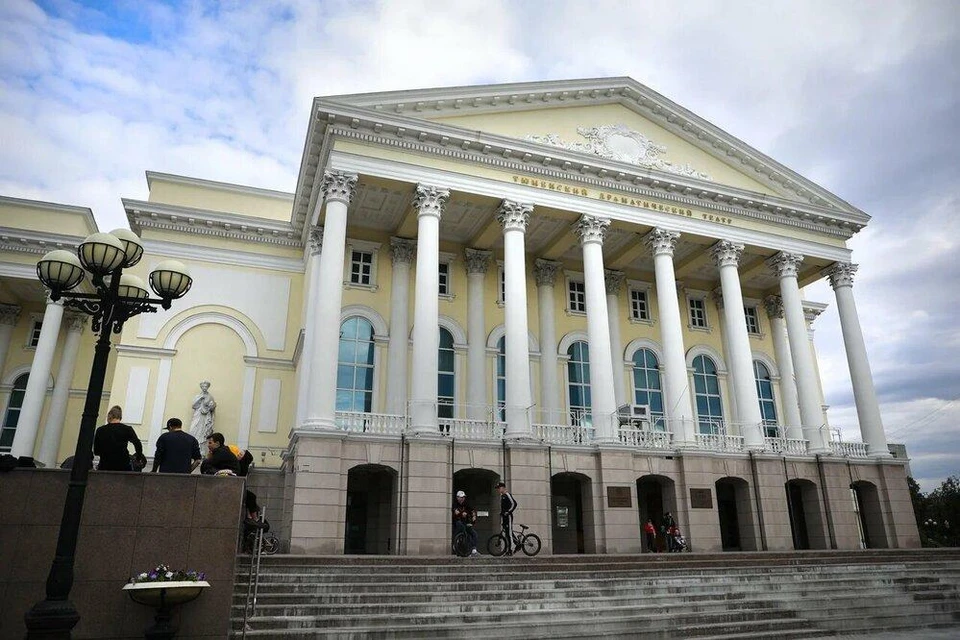 В Тюмени люди-инвалиды сыграли в спектакле «Особое видение завтра»