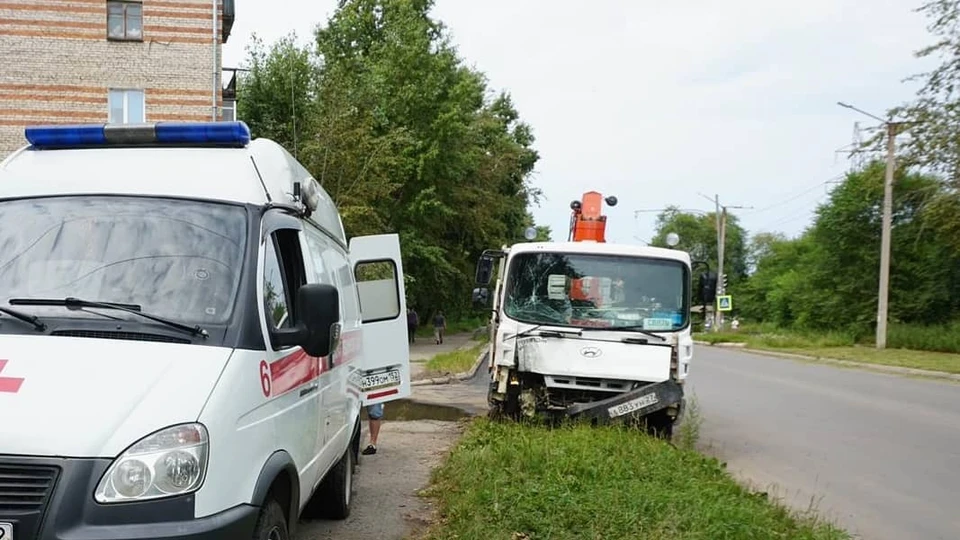 Дорожного рабочего в Хабаровском крае убило электрическим столбом. Фото: ГИБДД Комсомольск -на-Амуре