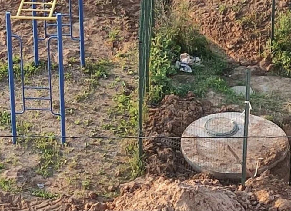 Смоляне пожаловались на засор канализационно-насосной станции. Фото: паблик "Подслушано Смоленск" ВКонтакте.
