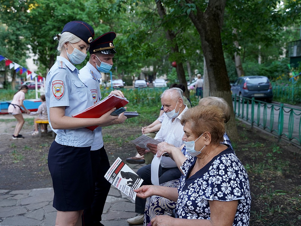 В Липецке полицейские открывают «дискуссионные зоны» во дворах - KP.RU