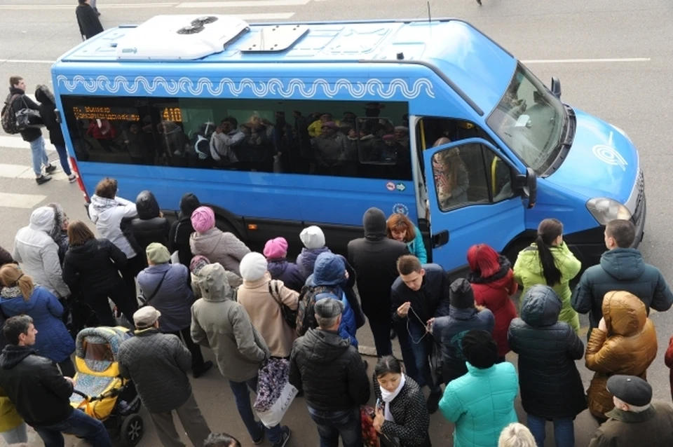 Девушка решила отправиться в областной центр на рейсовой маршрутке. Там ее и задержали.