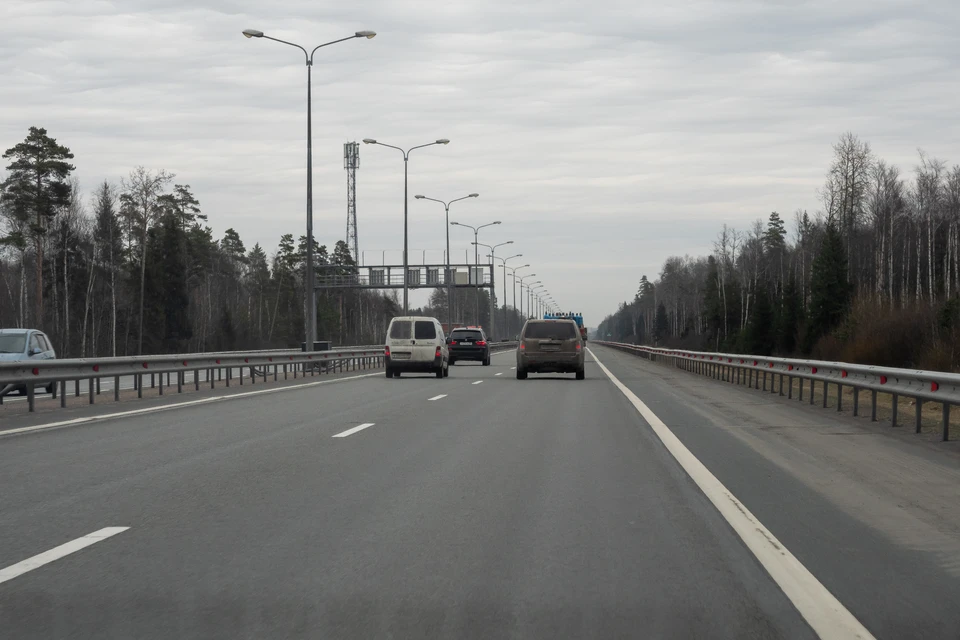 Движение на трассе М-10 будут перекрывать три дня подряд.
