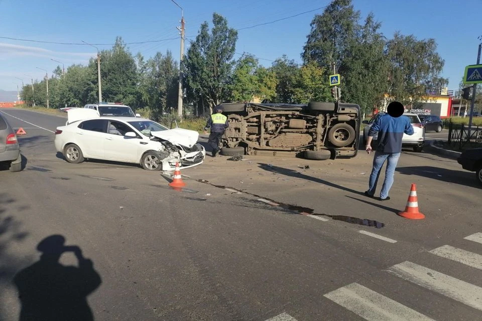 В ДТП получил телесные повреждения водитель Kia Rio. Фото: vk.com/monchegorsk.gov_murman