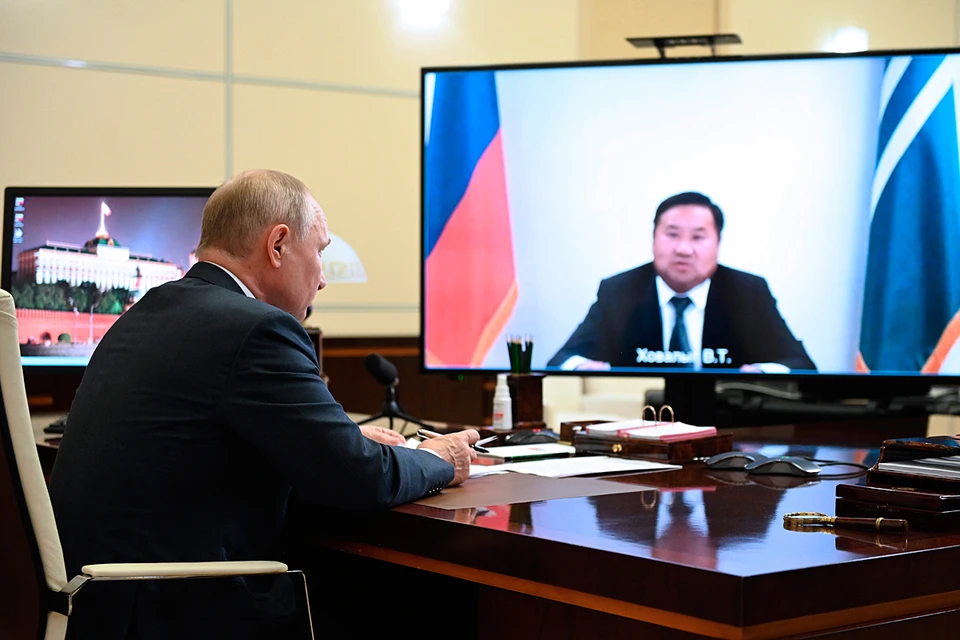 Президент пообещал, что администрация Кремля и правительство будут работать с Тывой напрямую, чтобы решить накопленные проблемы. Фото: Алексей Никольский/ТАСС