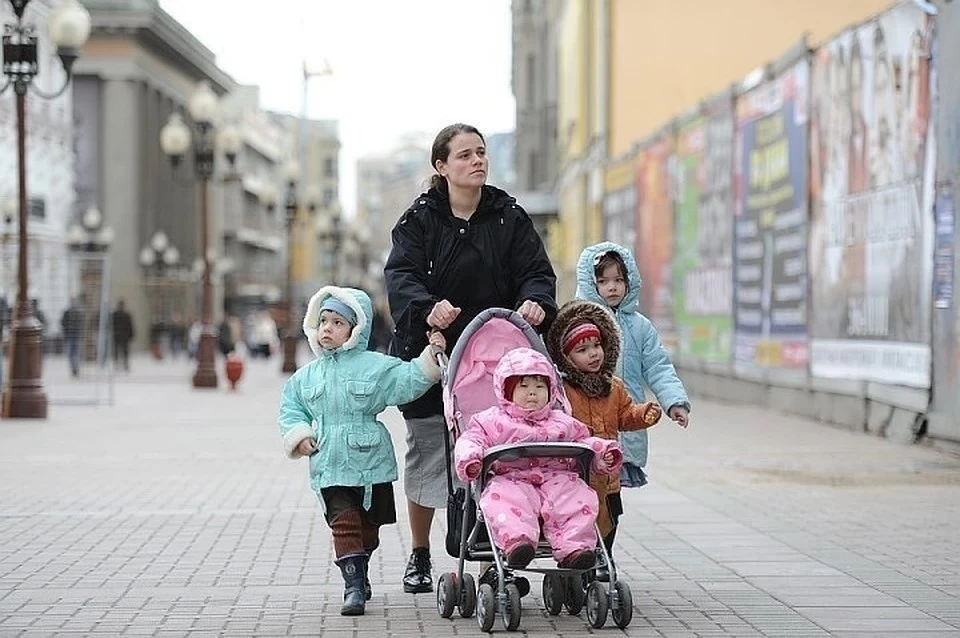 В Госдуме предложили возвращаться многодетным родителям деньги, потраченные на учебу