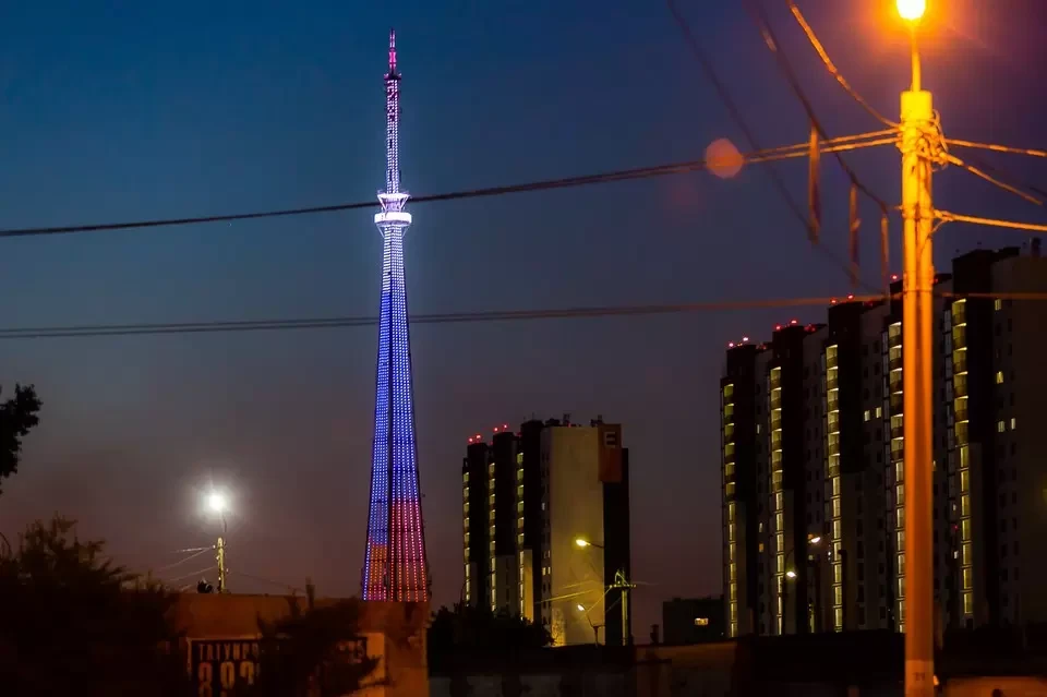 Телебашня находится в Советском районе Челябинска.