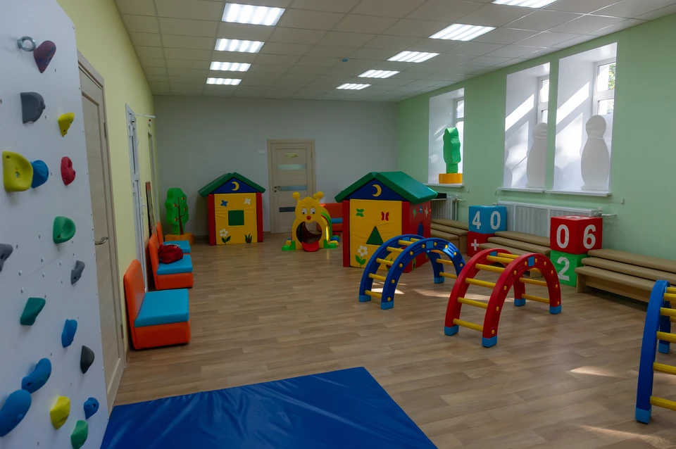 В Петербурге родители оставили трехлетнюю дочь в детском саду