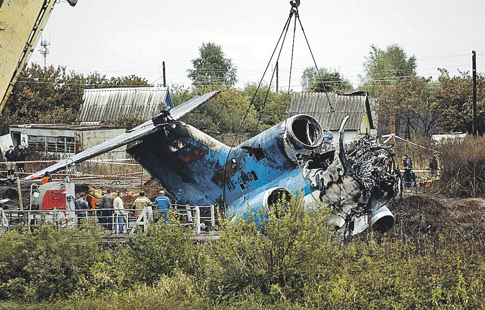 Обломки самолета после катастрофы в Ярославле. Фото: Reuters