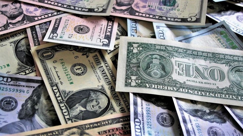 Доллар поднялся выше 426 тенге