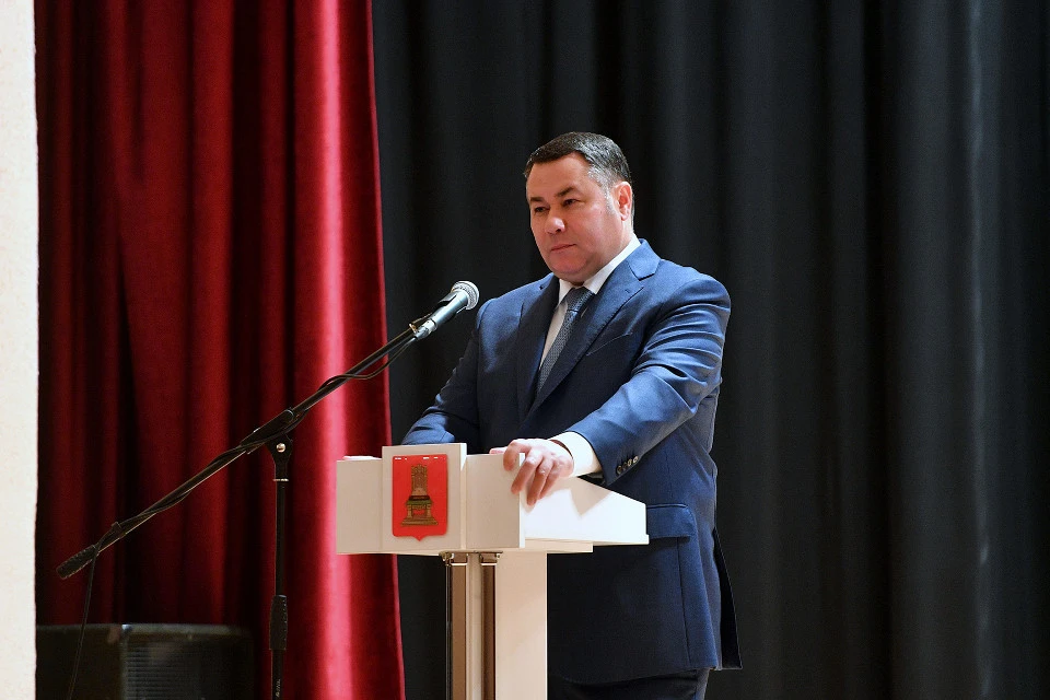 О присвоении почетного звания городу бологовцам на встрече с ними с трибуны сообщил губернатор.