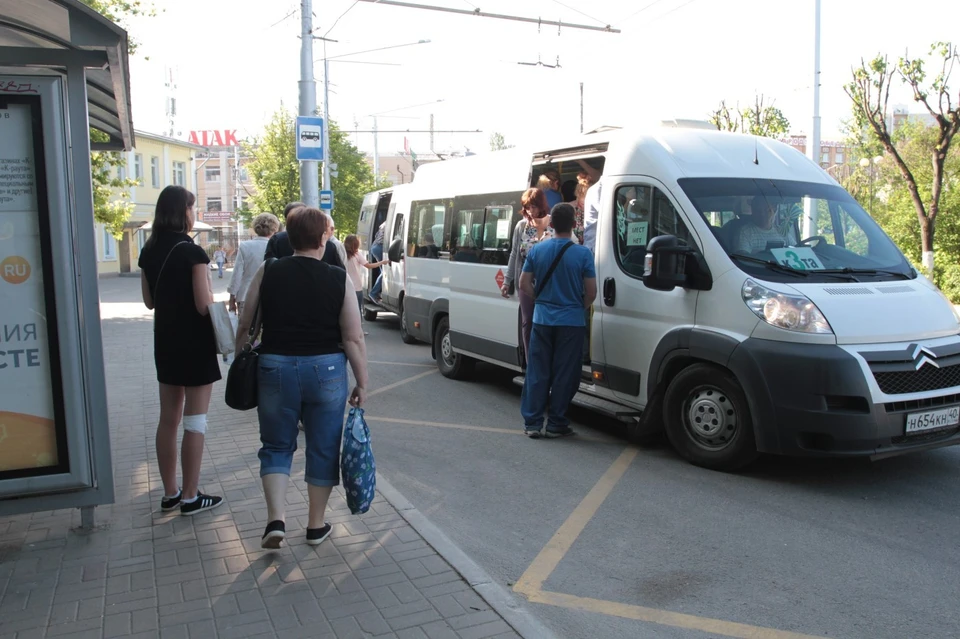 Горожане часто жалуются на общественный транспорт.