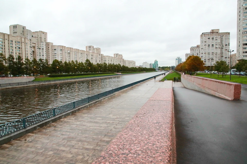 Петербуржцы обнаружили недочеты после благоустройства Новосмоленской набережной. Фото: Смольный
